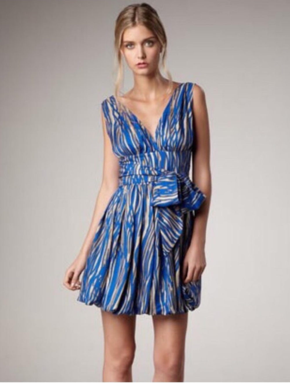Rachel Zoe Krista dress Royal blue printed 100% Silk Deep V neckline and back 6